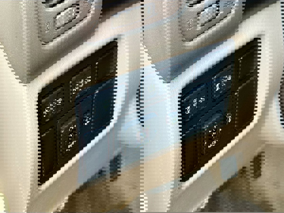 Used 2000 Lexus LX 470 4WD image 10