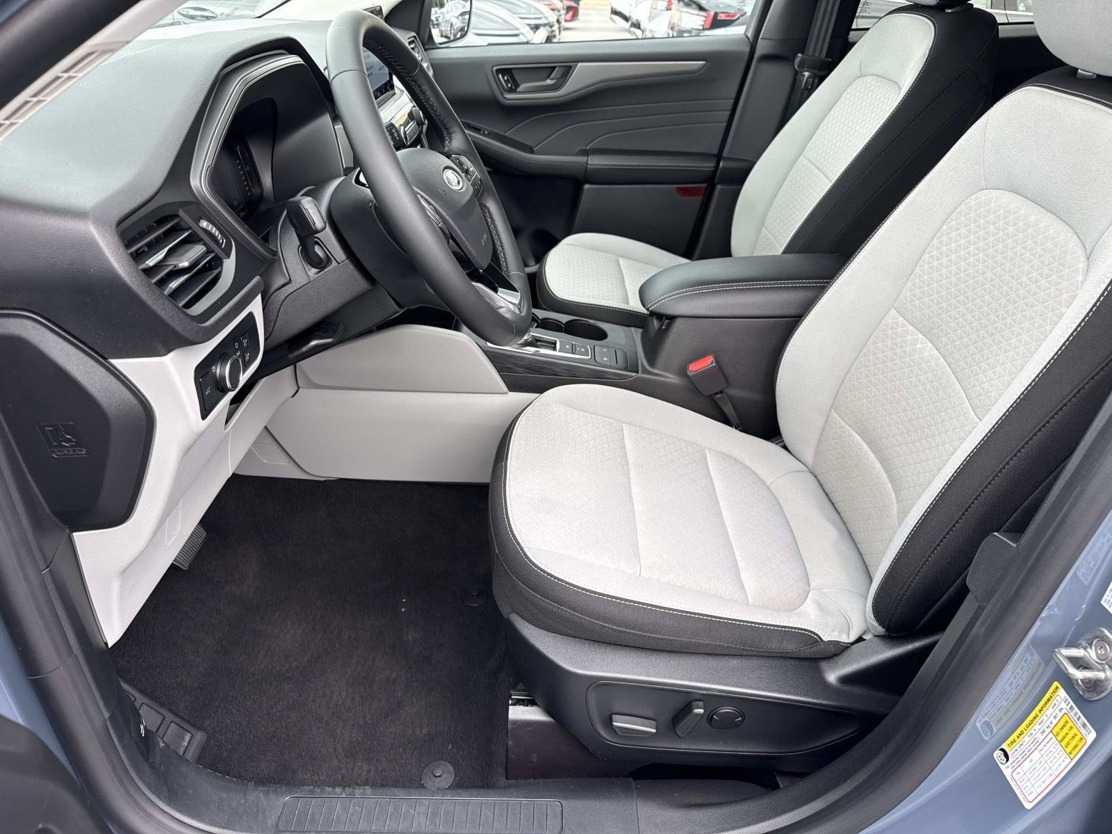 Used 2024 Ford Escape Active w/ Cold Weather Package FWD image 23