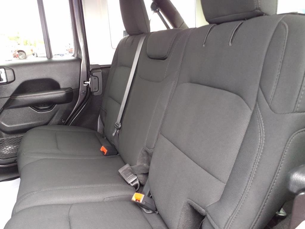 Used 2021 Jeep Wrangler Unlimited Sahara image 10