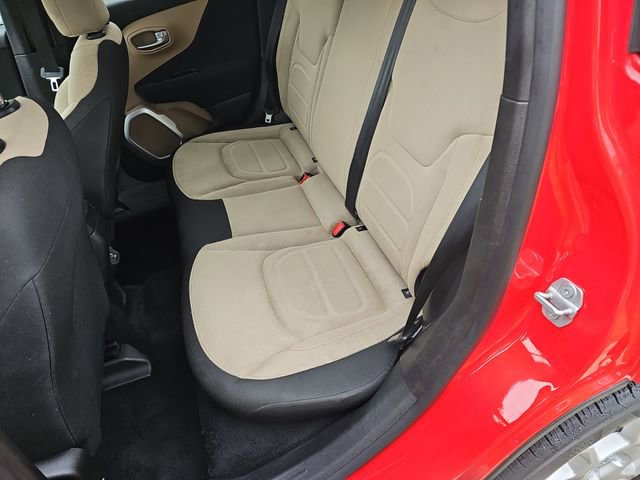 Used 2019 Jeep Renegade Latitude FWD image 14