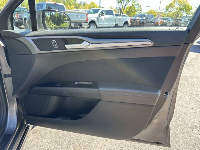 Used 2014 Ford Fusion SE FWD image 29