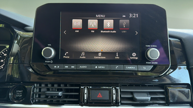 Used 2025 Nissan Pathfinder SV AWD/4WD image 31