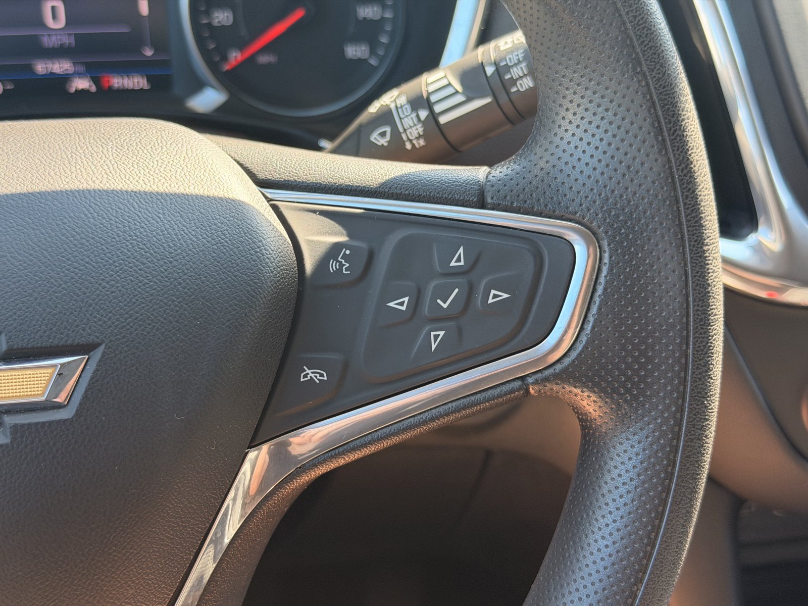 Used 2020 Chevrolet Equinox LT FWD image 20