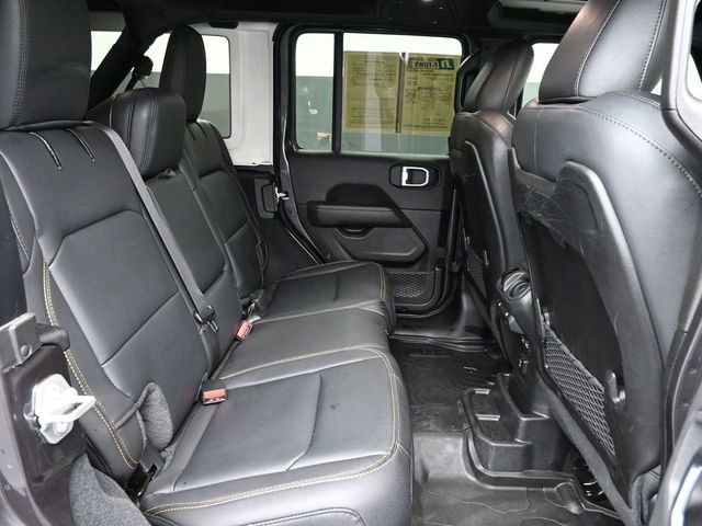 Used 2025 Jeep Wrangler Sahara image 37