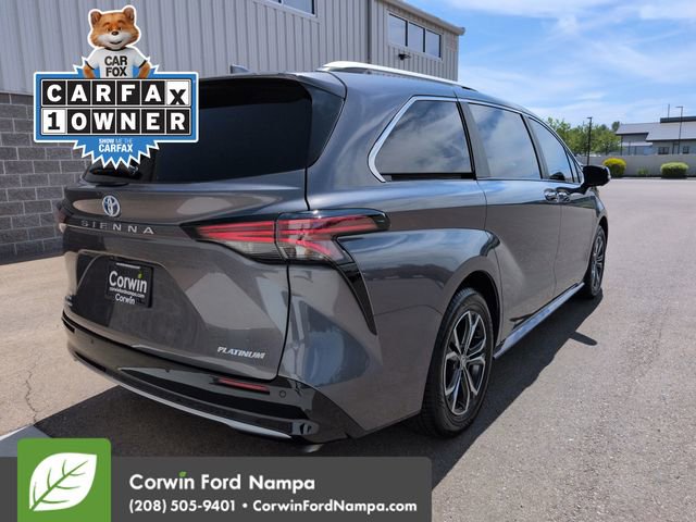 Used 2025 Toyota Sienna Platinum AWD/4WD image 3
