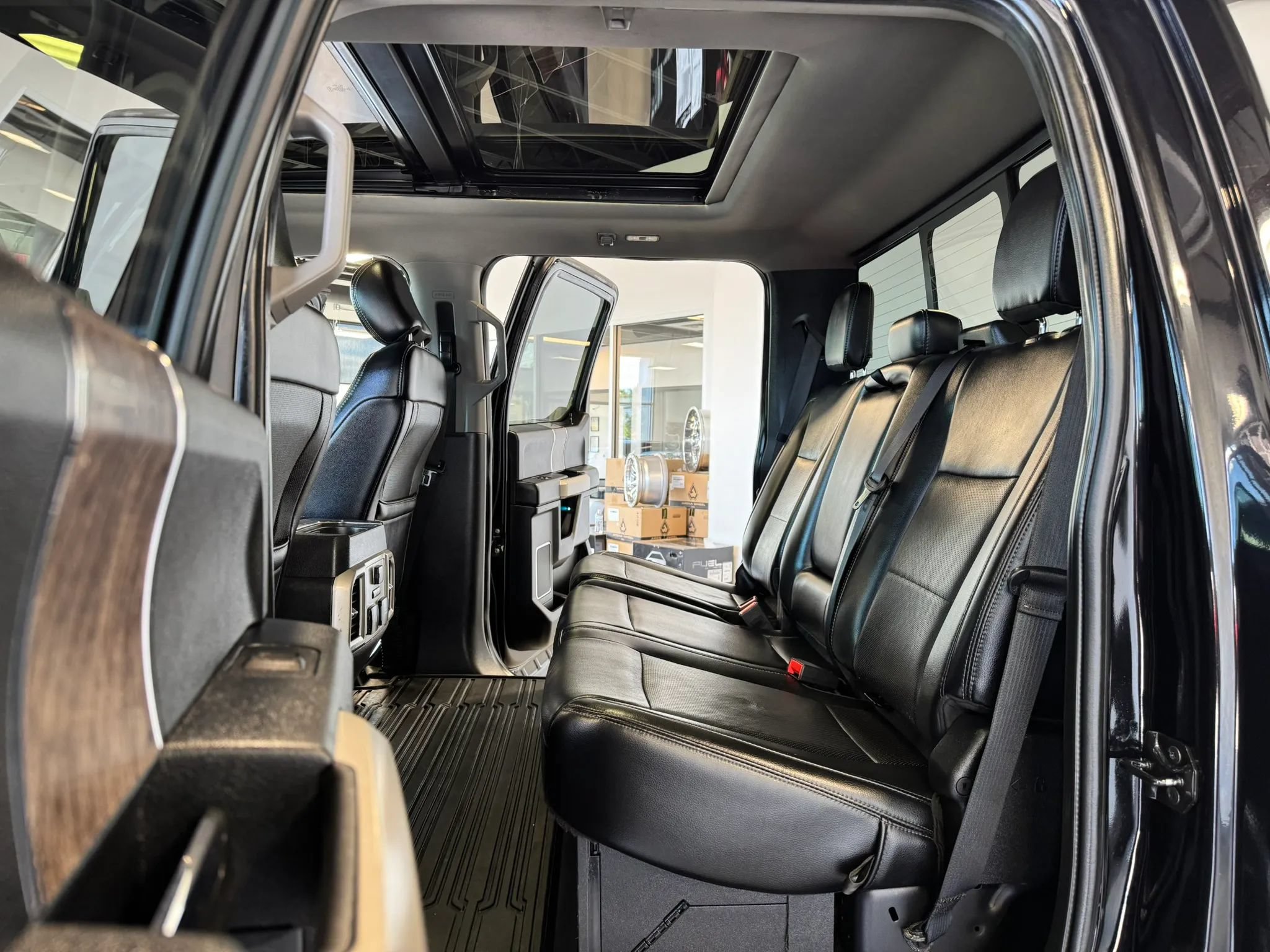 Used 2019 Ford F250 Lariat AWD/4WD image 24