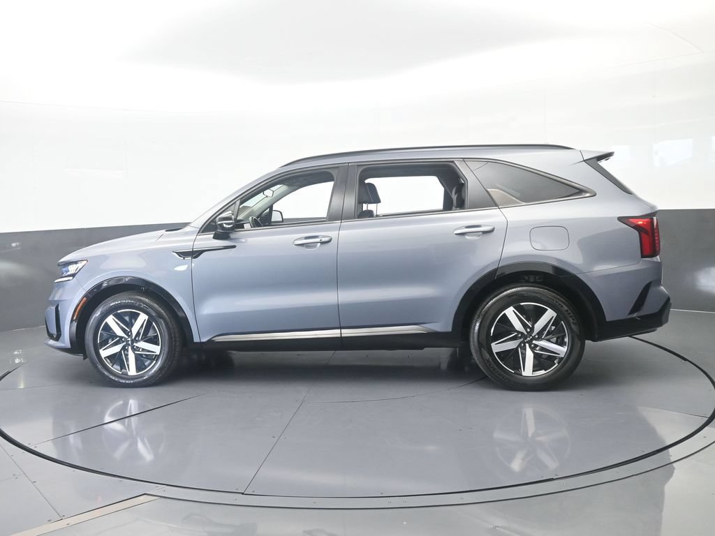 Used 2023 Kia Sorento S w/ Panoramic Sunroof Package FWD image 3