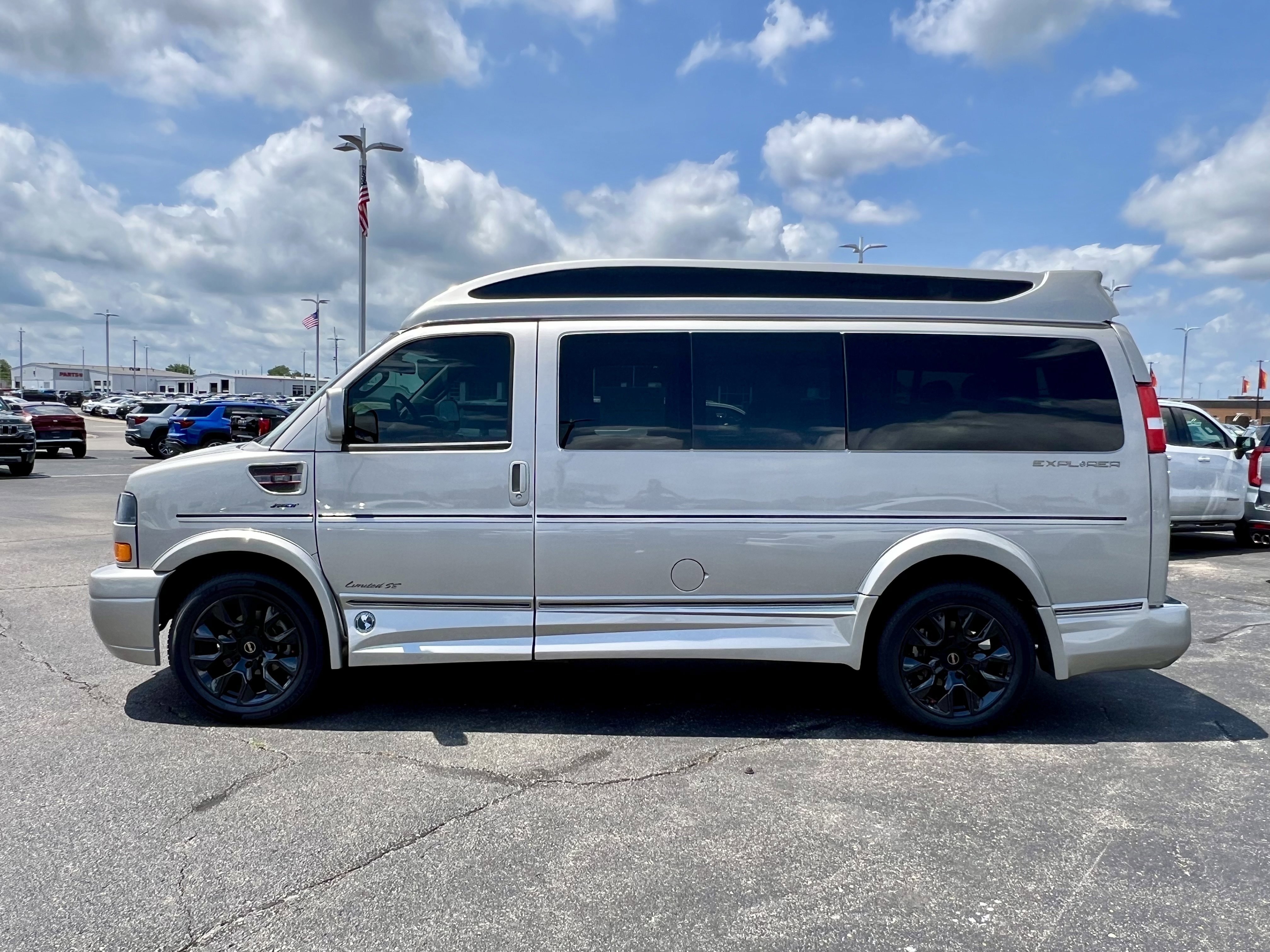New 2025 GMC Savana 2500 w/ Driver Convenience Package RWD image 6