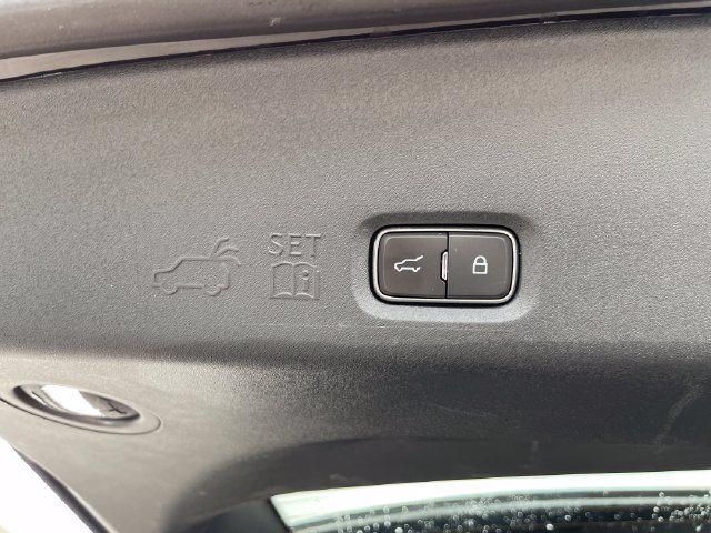 Used 2025 Ford Expedition Active AWD/4WD image 38