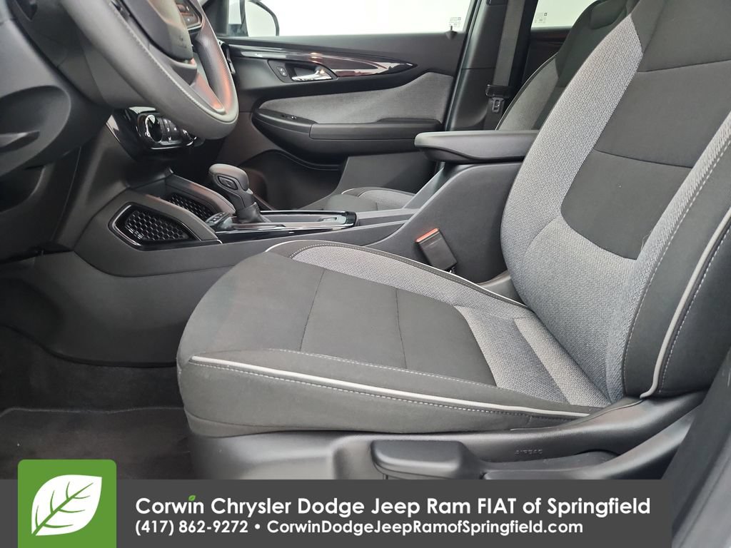 Used 2025 Chevrolet TrailBlazer LT AWD/4WD image 19