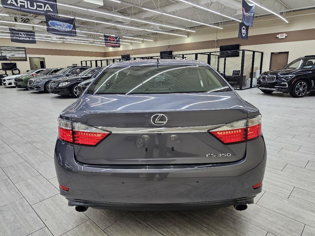 Used 2015 Lexus ES 350 w/ Luxury Package FWD image 7