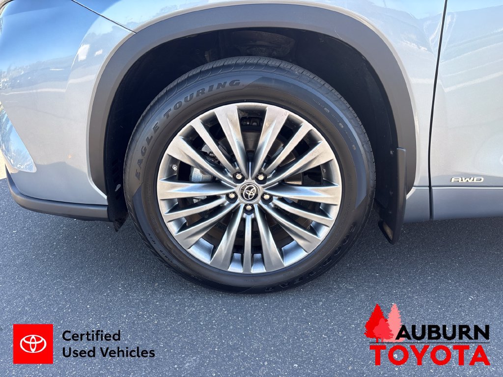 Used 2022 Toyota Highlander Platinum AWD/4WD image 24