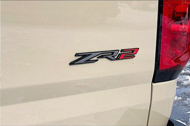 Used 2022 Chevrolet Colorado ZR2 w/ ZR2 Dusk Special Edition image 32