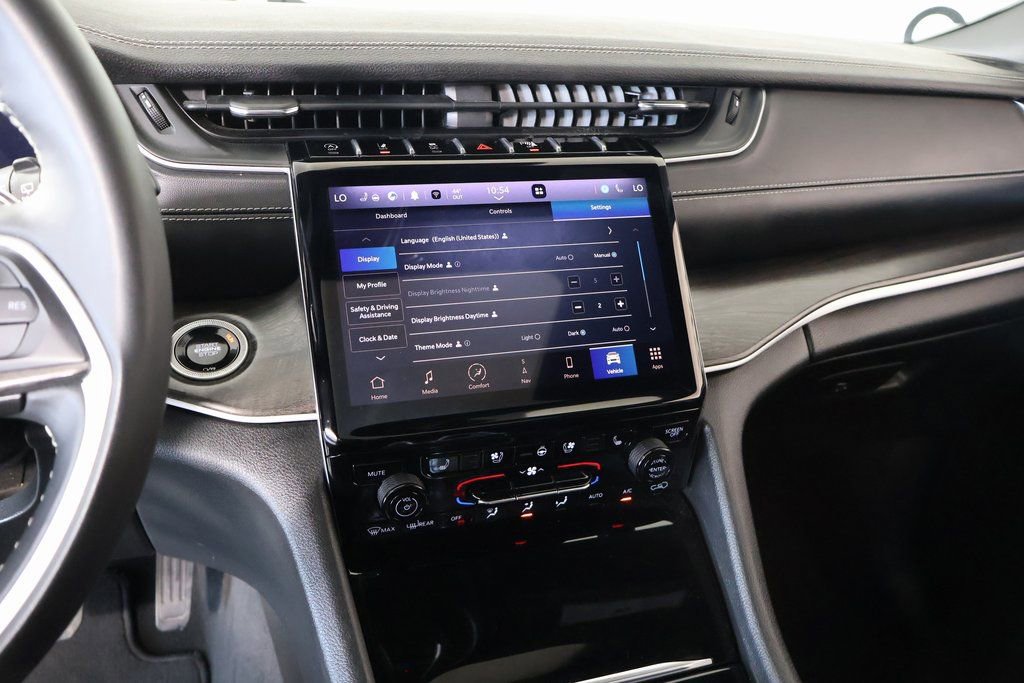 Used 2024 Jeep Grand Cherokee L Limited w/ Luxury Tech Group II image 5
