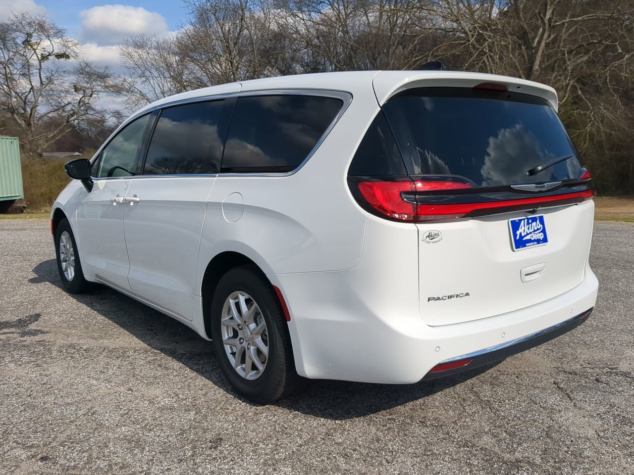 New 2026 Chrysler Pacifica Select image 5