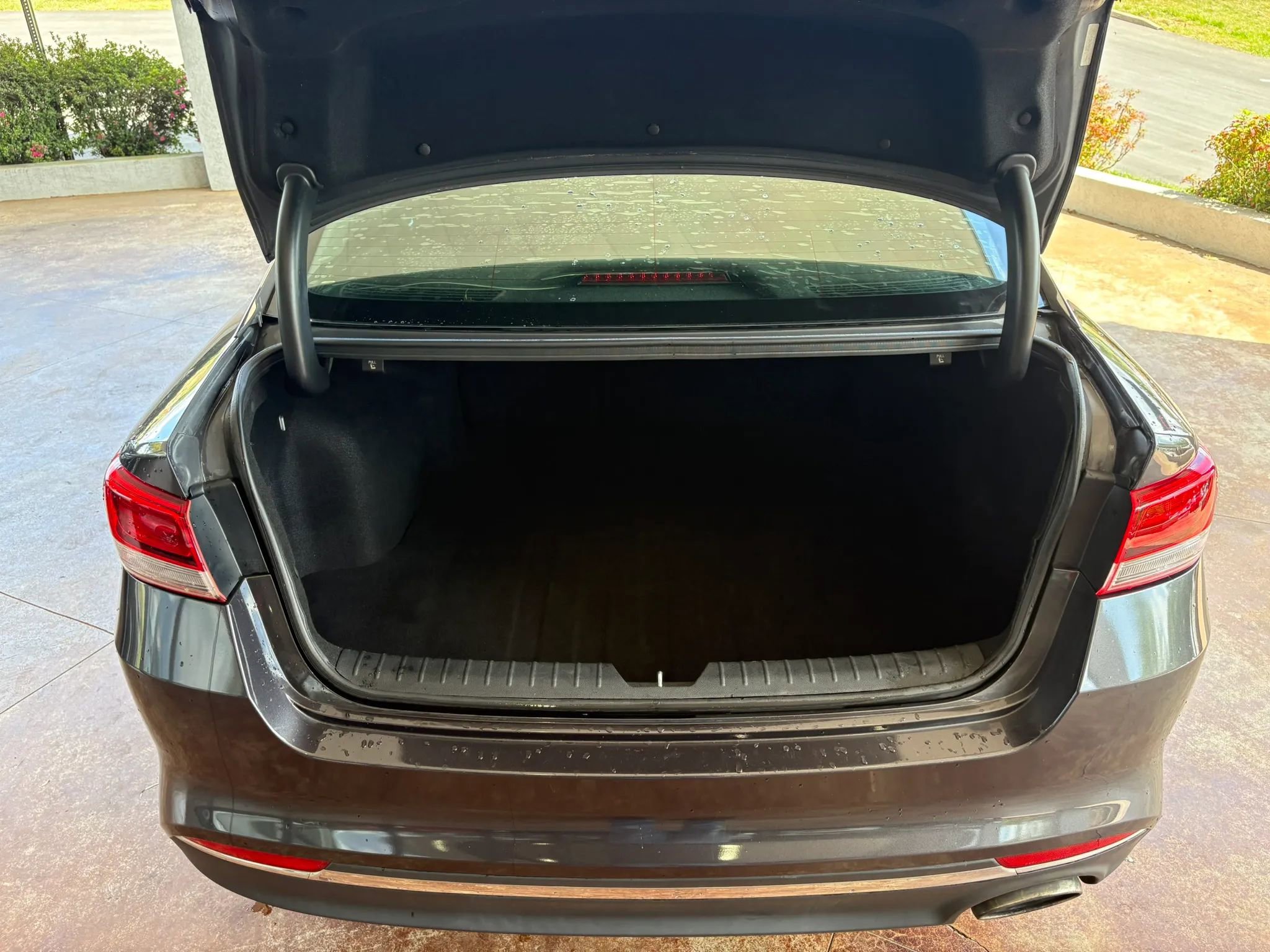 Used 2017 Kia Optima LX image 25