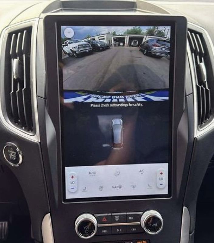 Used 2024 Ford Edge SEL image 13