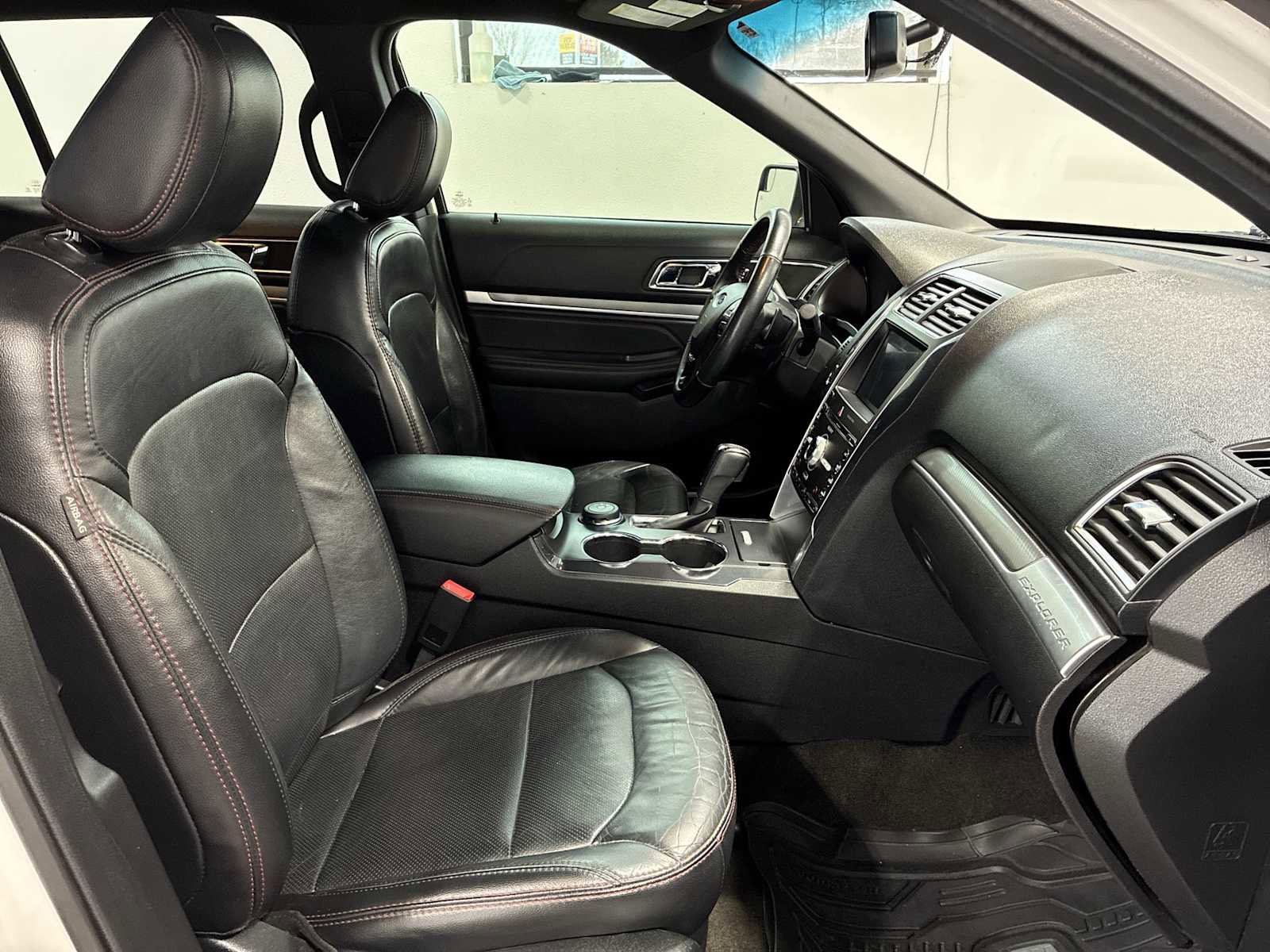 Used 2018 Ford Explorer Sport image 26