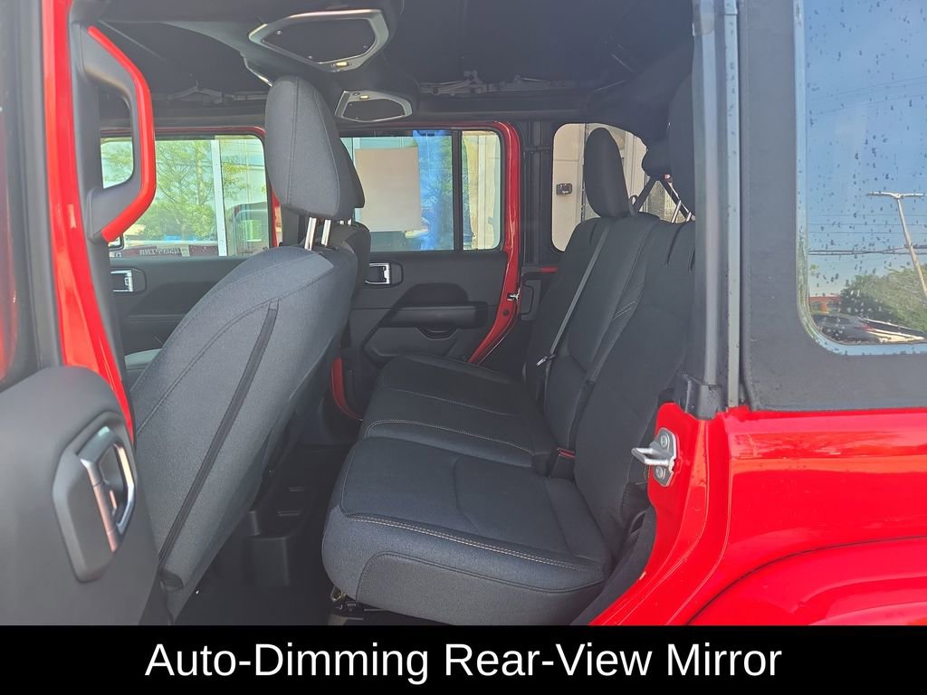Used 2024 Jeep Wrangler Unlimited Sahara w/ Technology Group AWD/4WD image 25