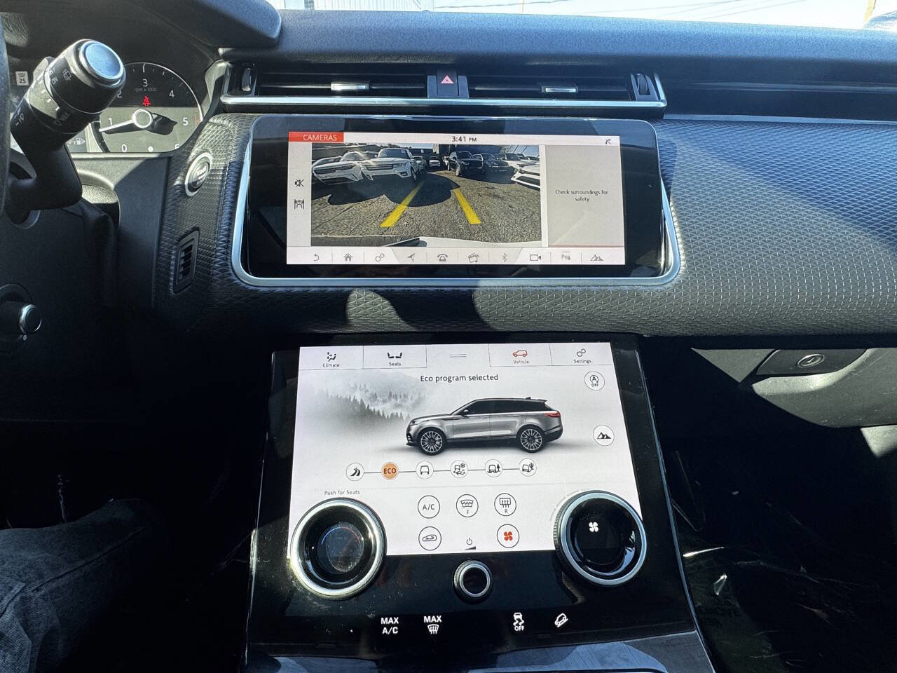 Used 2018 Land Rover Range Rover Velar S image 20