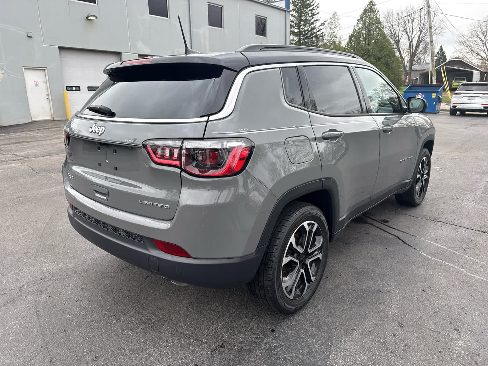 Used 2022 Jeep Compass Limited AWD/4WD image 3