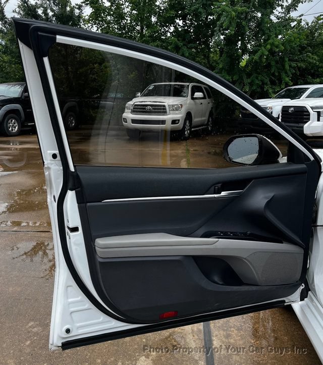 Used 2020 Toyota Camry LE FWD image 25