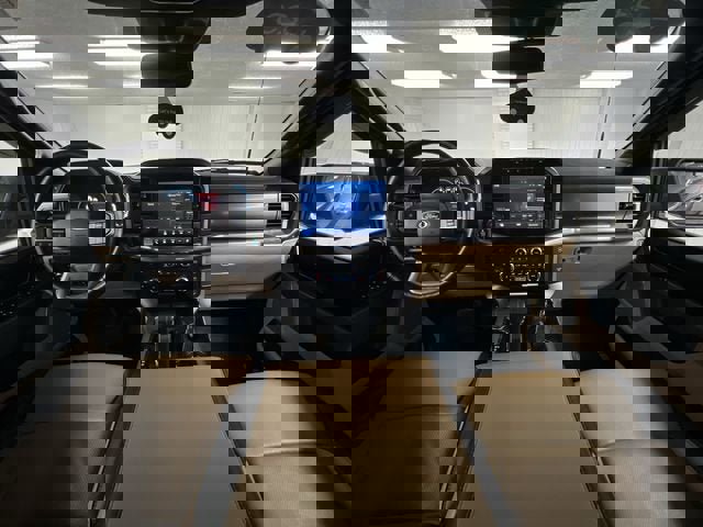 Used 2023 Ford F150 Lariat w/ Trailer Tow Package image 20