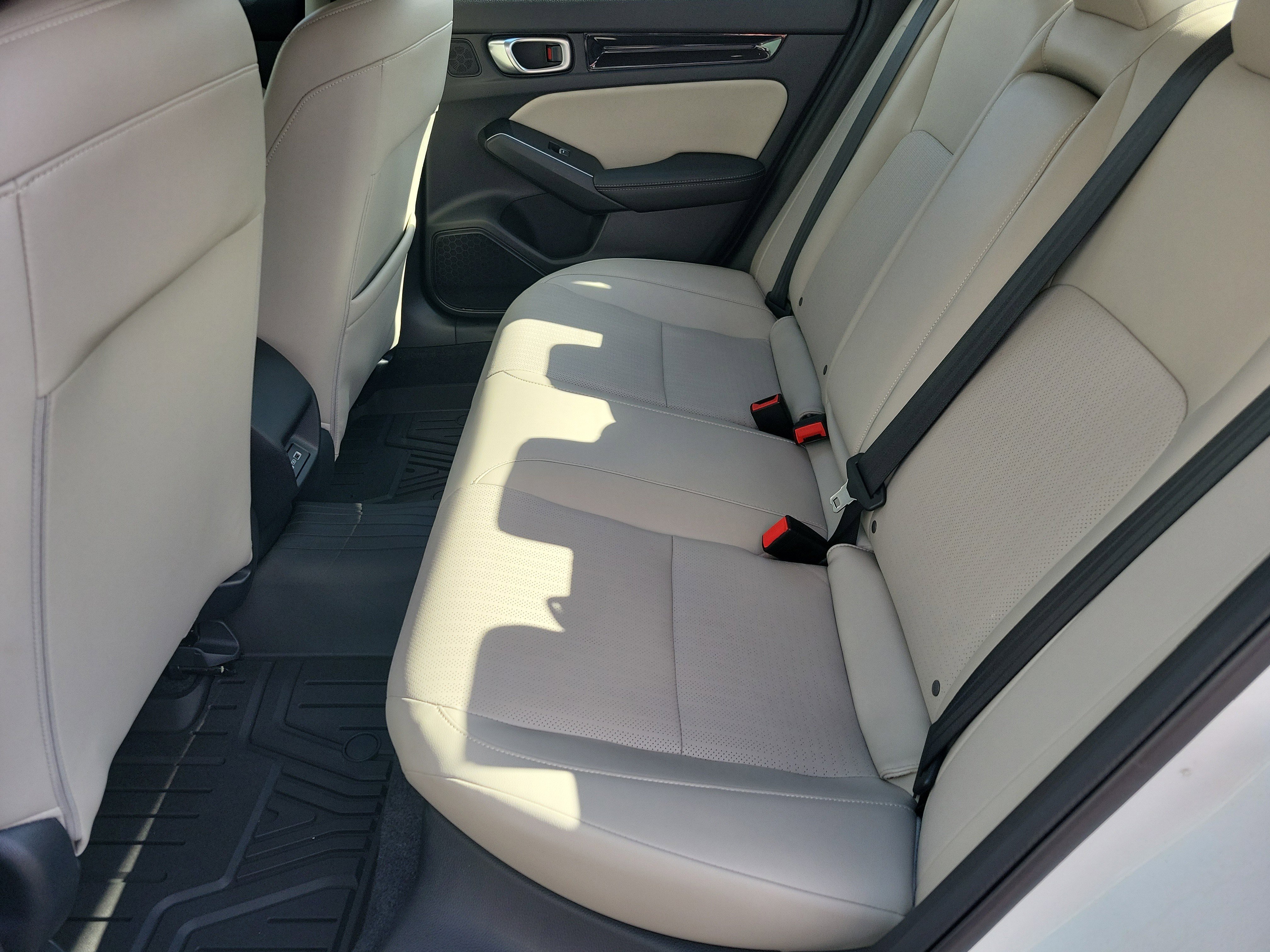 Used 2022 Honda Civic Touring image 9