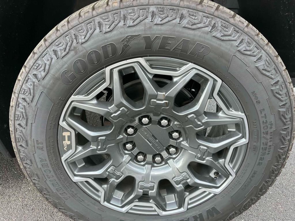 Used 2024 GMC Hummer EV 3X image 11