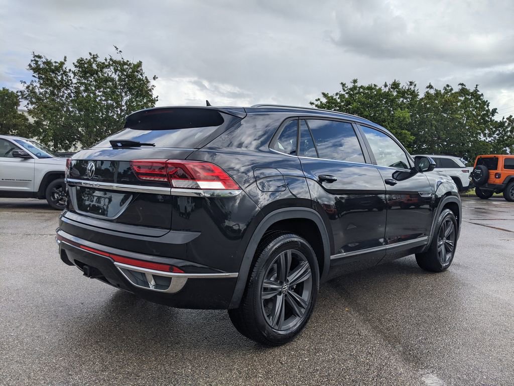Used 2021 Volkswagen Atlas Cross Sport SE w/ Panoramic Sunroof Package image 4