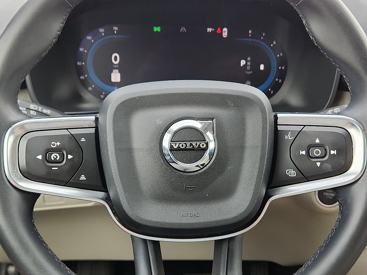 Used 2023 Volvo XC40 B4 Ultimate FWD image 10