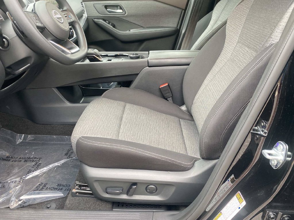 Used 2023 Nissan Rogue SV AWD/4WD image 18