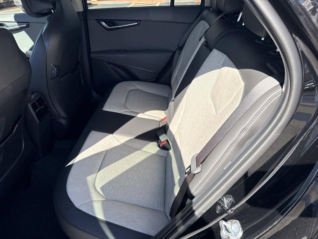 New 2026 Kia Niro SX Touring image 7