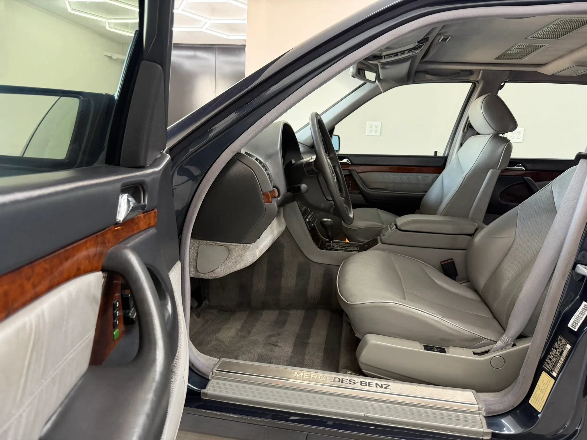 Used 1997 Mercedes-Benz S 420 image 17
