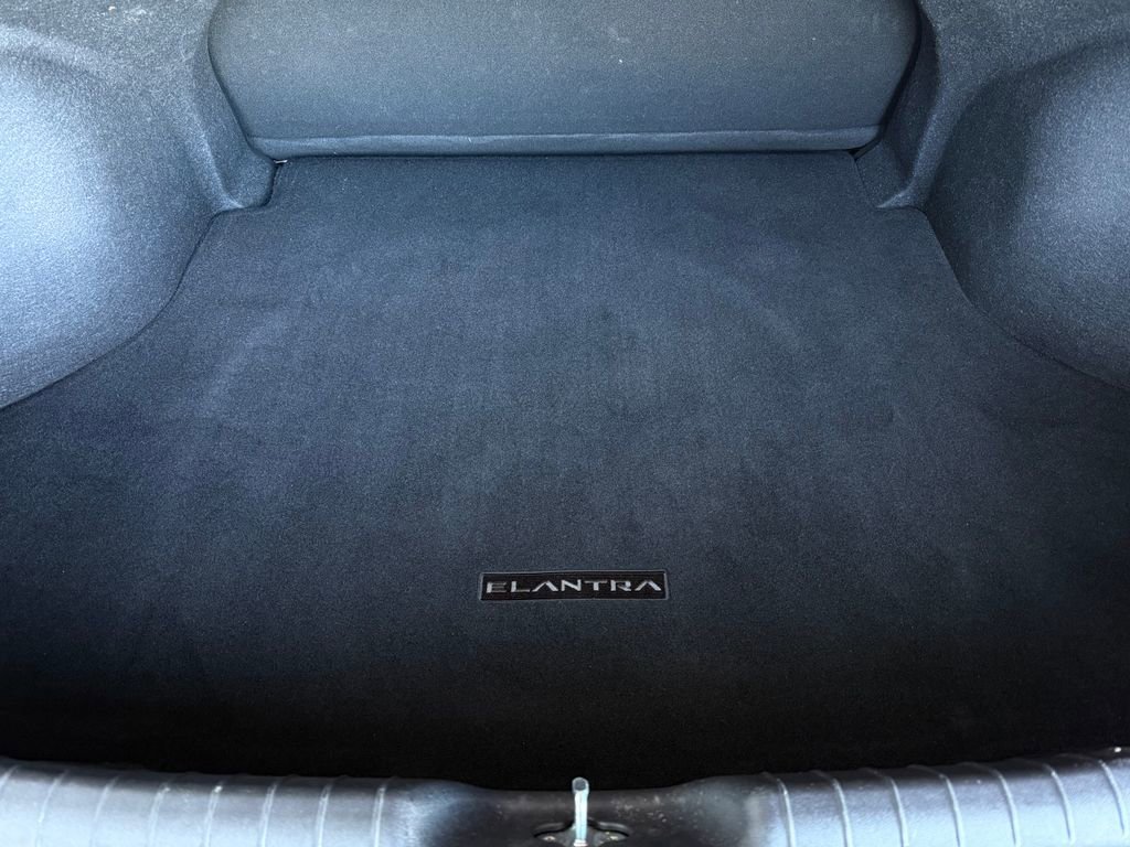 Used 2023 Hyundai Elantra SEL w/ Cargo Package image 11