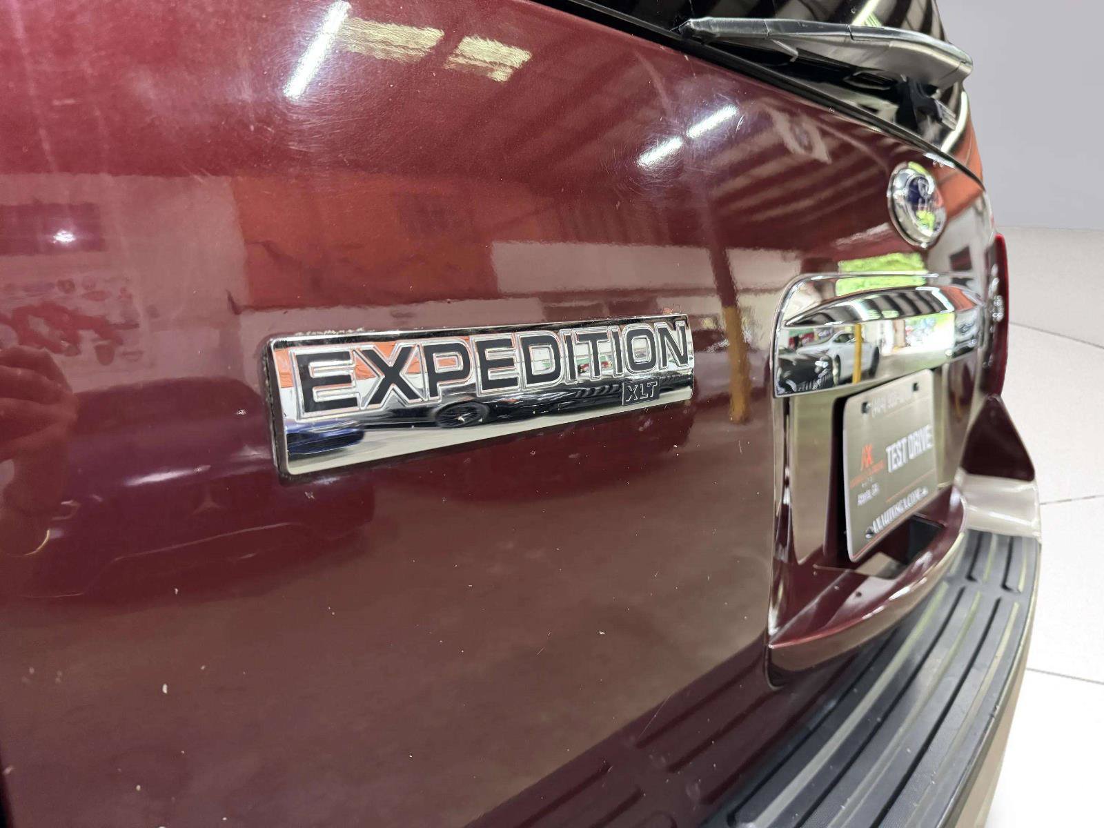 Used 2012 Ford Expedition XLT RWD image 12