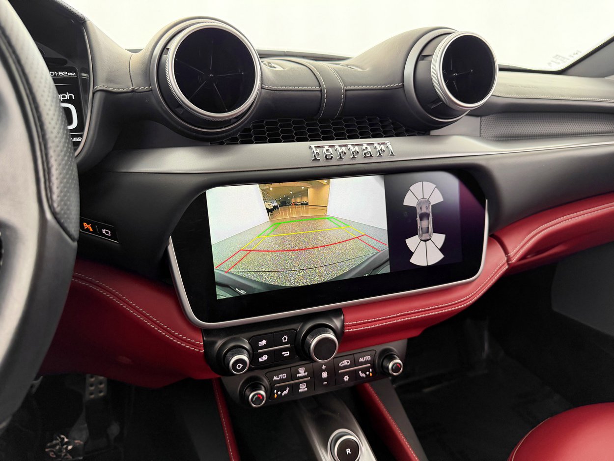 Used 2019 Ferrari Portofino RWD image 30