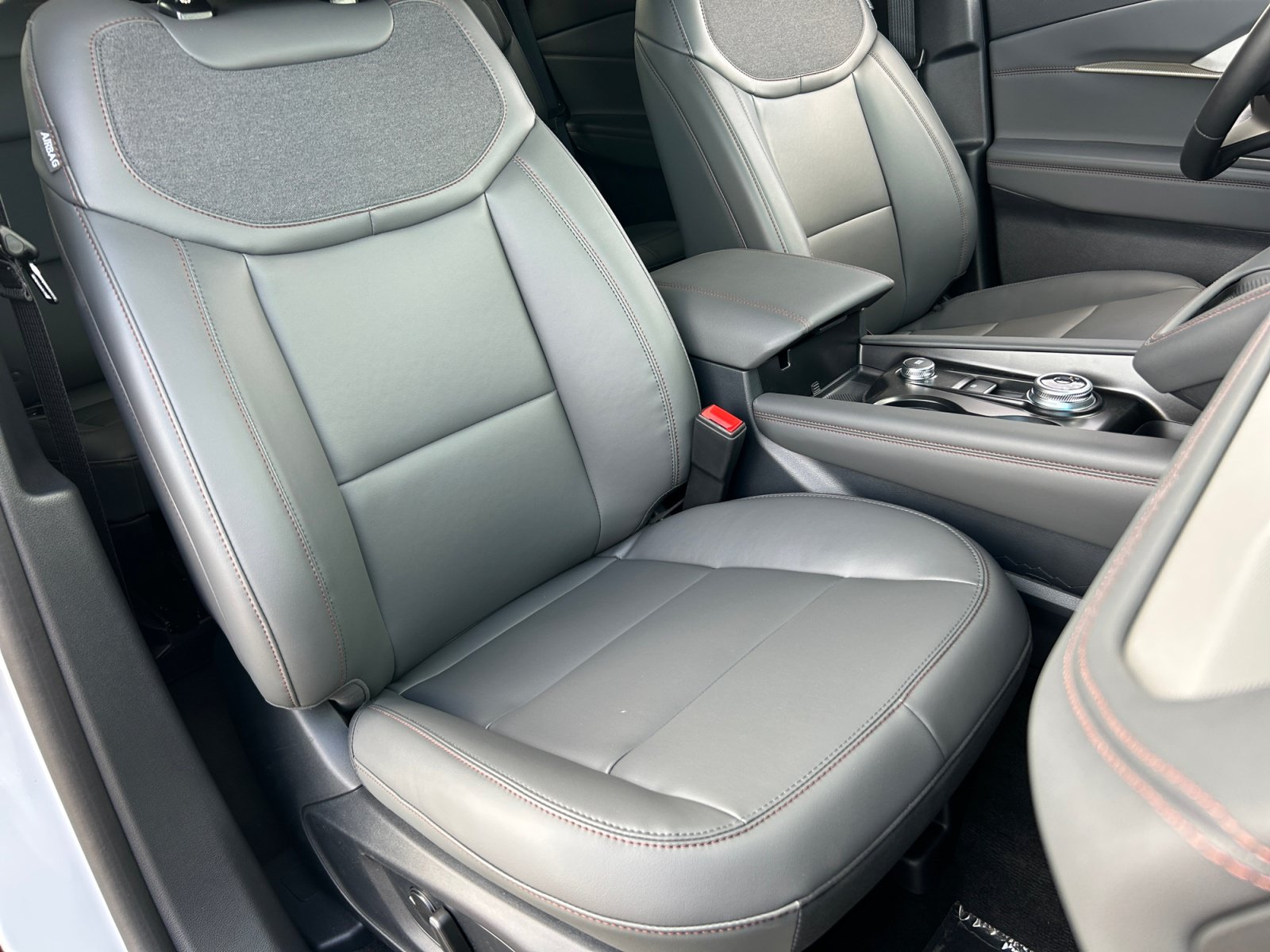 New 2026 Ford Explorer Active w/ Active Comfort Package RWD image 19