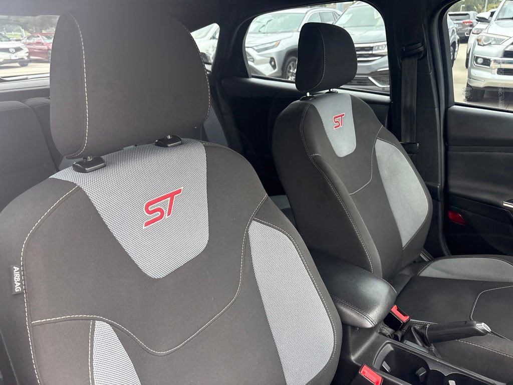 Used 2018 Ford Focus ST FWD image 24