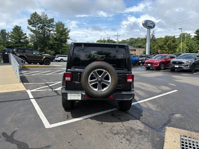 Used 2022 Jeep Wrangler Unlimited Sahara AWD/4WD image 6