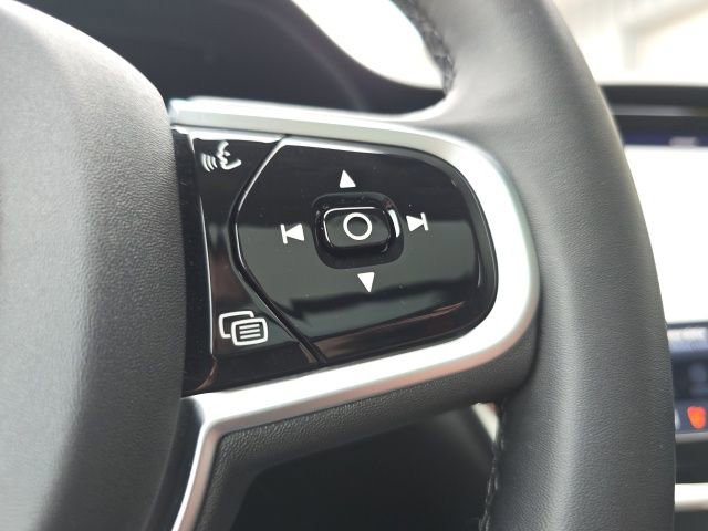 Certified 2025 Volvo V60 B5 Cross Country Plus image 33