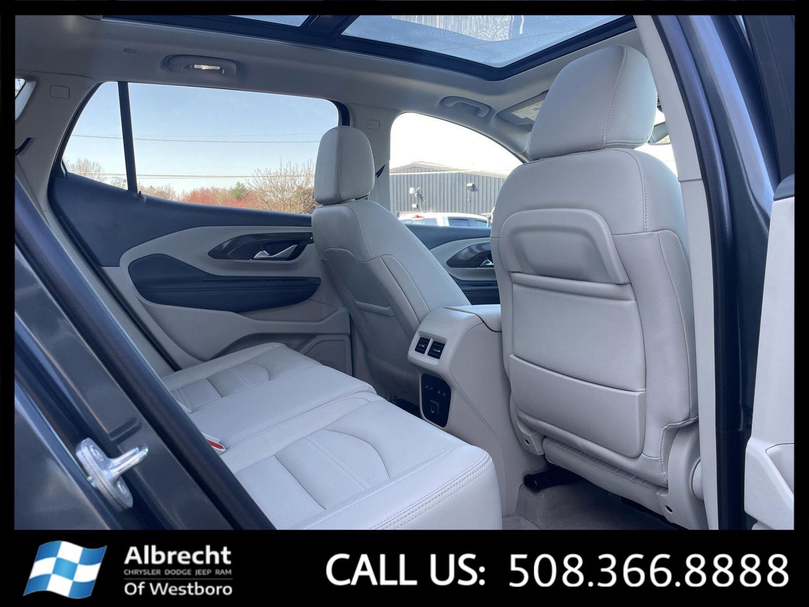 Used 2022 GMC Terrain Denali w/ Denali Premium Package image 17