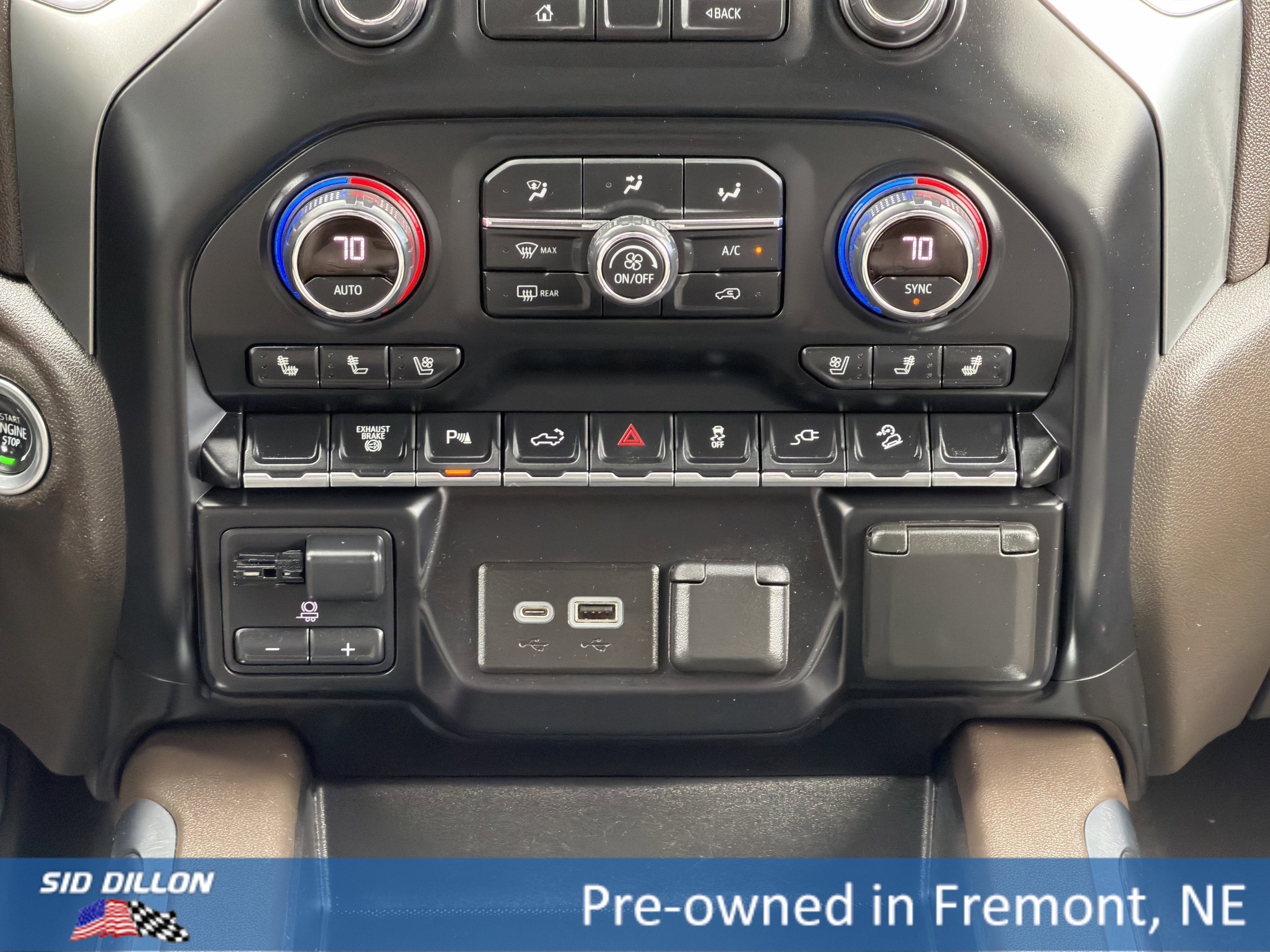 Used 2020 Chevrolet Silverado 2500 LTZ w/ LTZ Plus Package AWD/4WD image 11