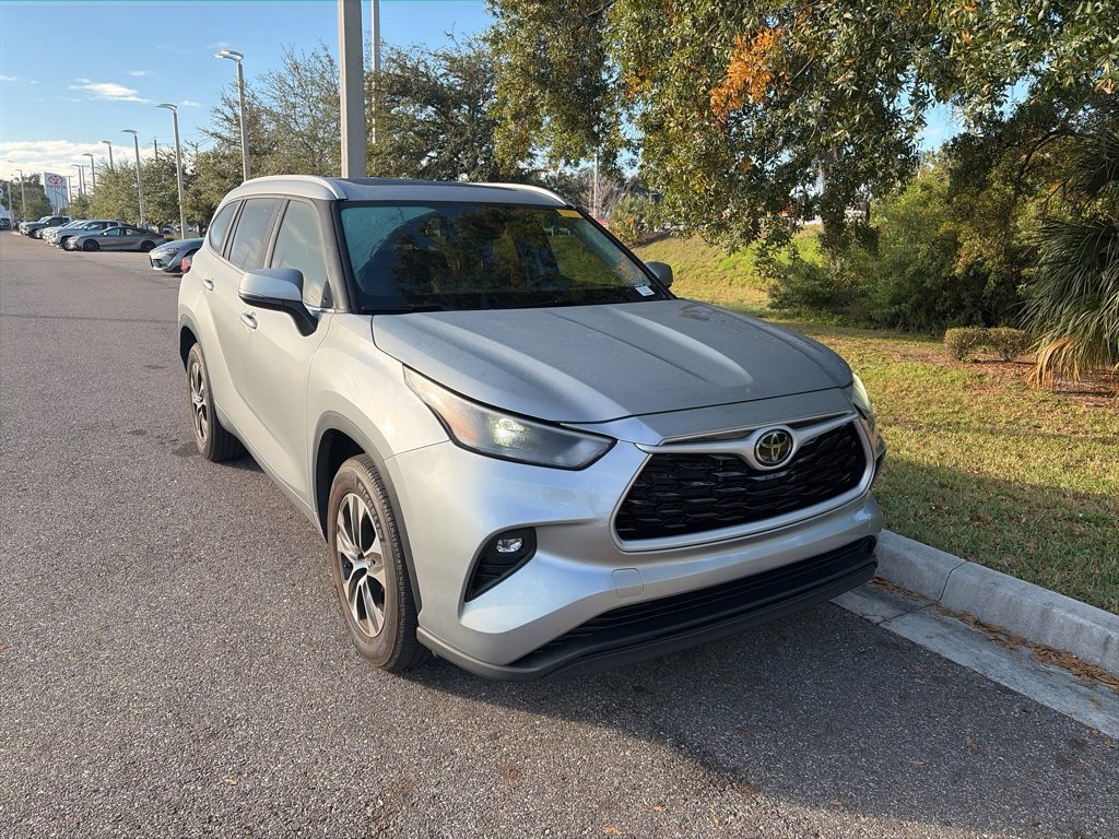 Certified 2023 Toyota Highlander Platinum image 4
