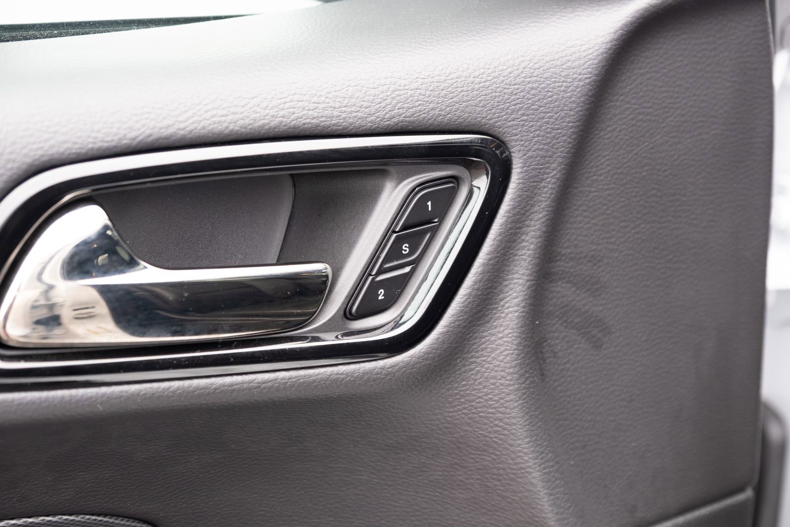 Used 2025 Dodge Durango R/T AWD/4WD image 16