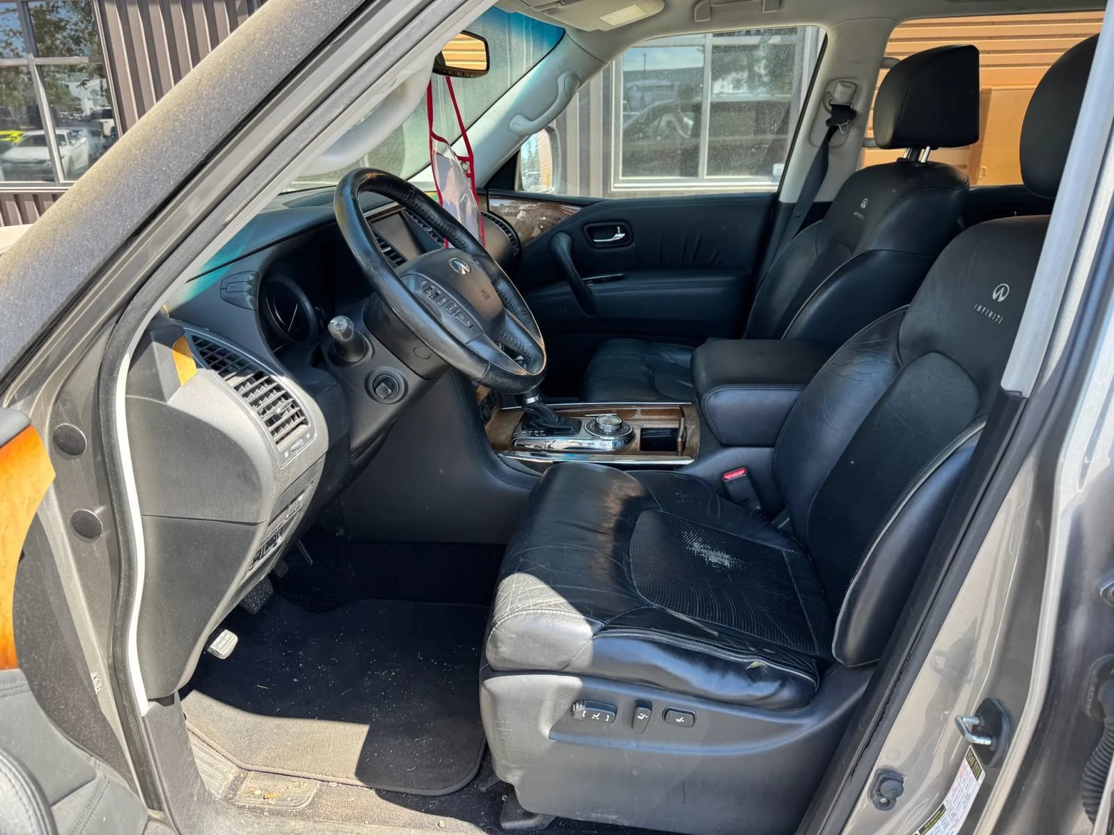Used 2012 INFINITI QX56 4WD w/ Theater Pkg image 5