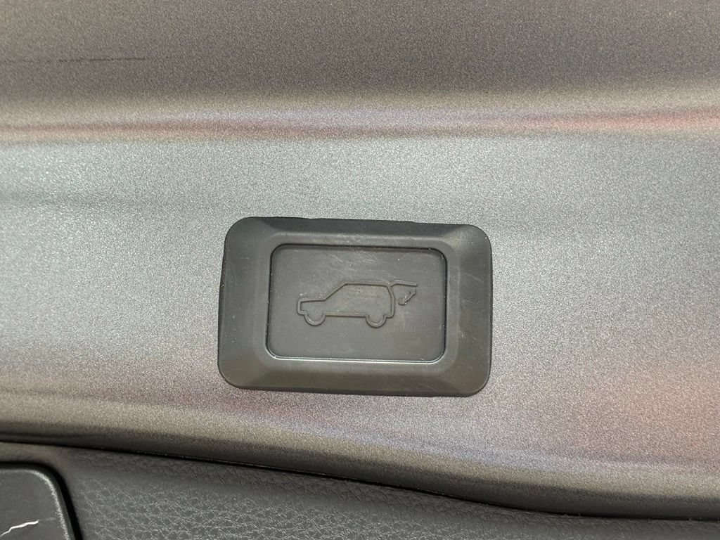 Used 2021 Toyota RAV4 XLE Premium FWD image 35