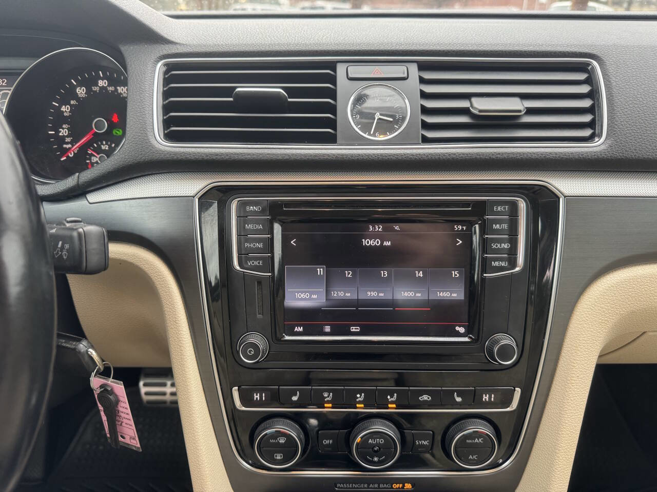 Used 2017 Volkswagen Passat 1.8T R-Line image 19