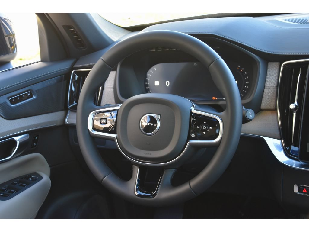 New 2026 Volvo XC90 B6 Plus w/ Protection Package Premier image 17