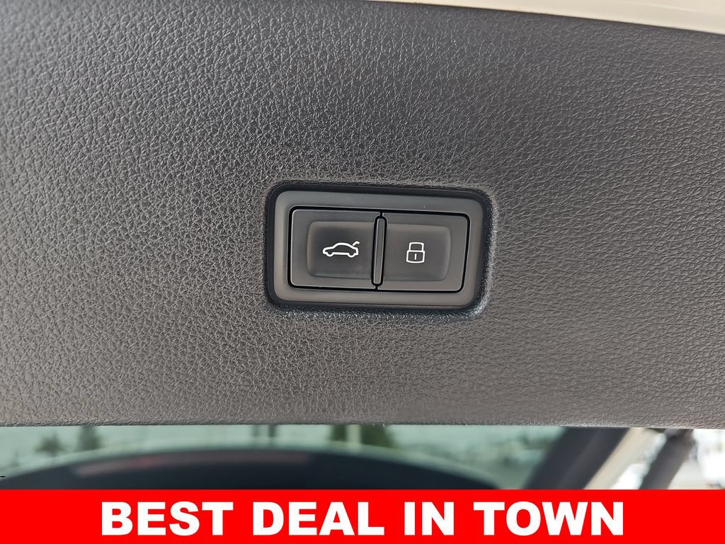 Used 2019 Audi Q8 Premium Plus w/ Premium Plus AWD/4WD image 13